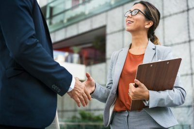 Contractverlenging bij bestaande klanten: onderhandelen zonder de relatie te beschadigen